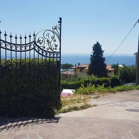 Family Friendly Apartments With A Swimming Pool Lovran, Opatija - 14178 Exterior photo