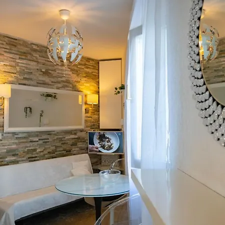 Family Friendly Apartments With A Swimming Pool Lovran, Opatija - 14178 Exterior photo