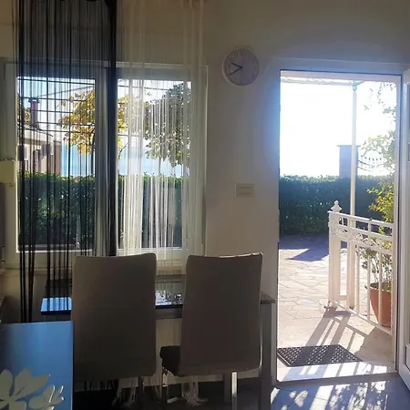 Family Friendly Apartments With A Swimming Pool Lovran, Opatija - 14178 Room photo