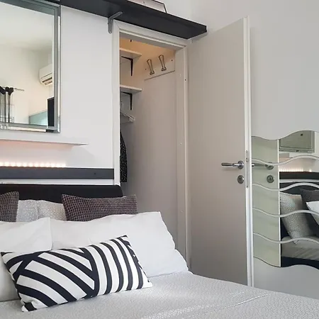 Family Friendly Apartments With A Swimming Pool Lovran, Opatija - 14178 Room photo